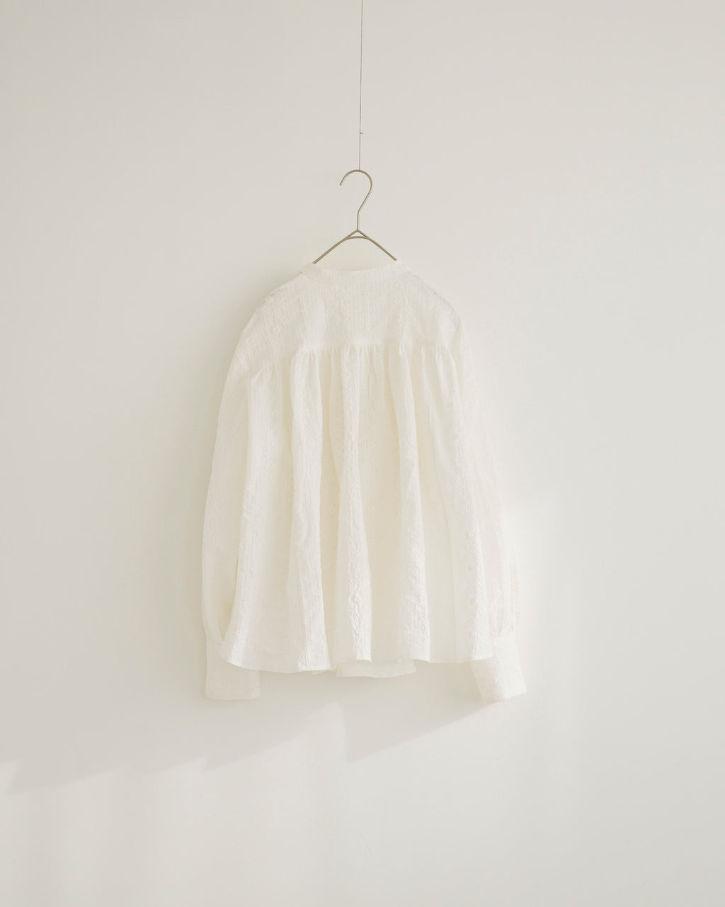 木陰 - Embroidered Blouse -