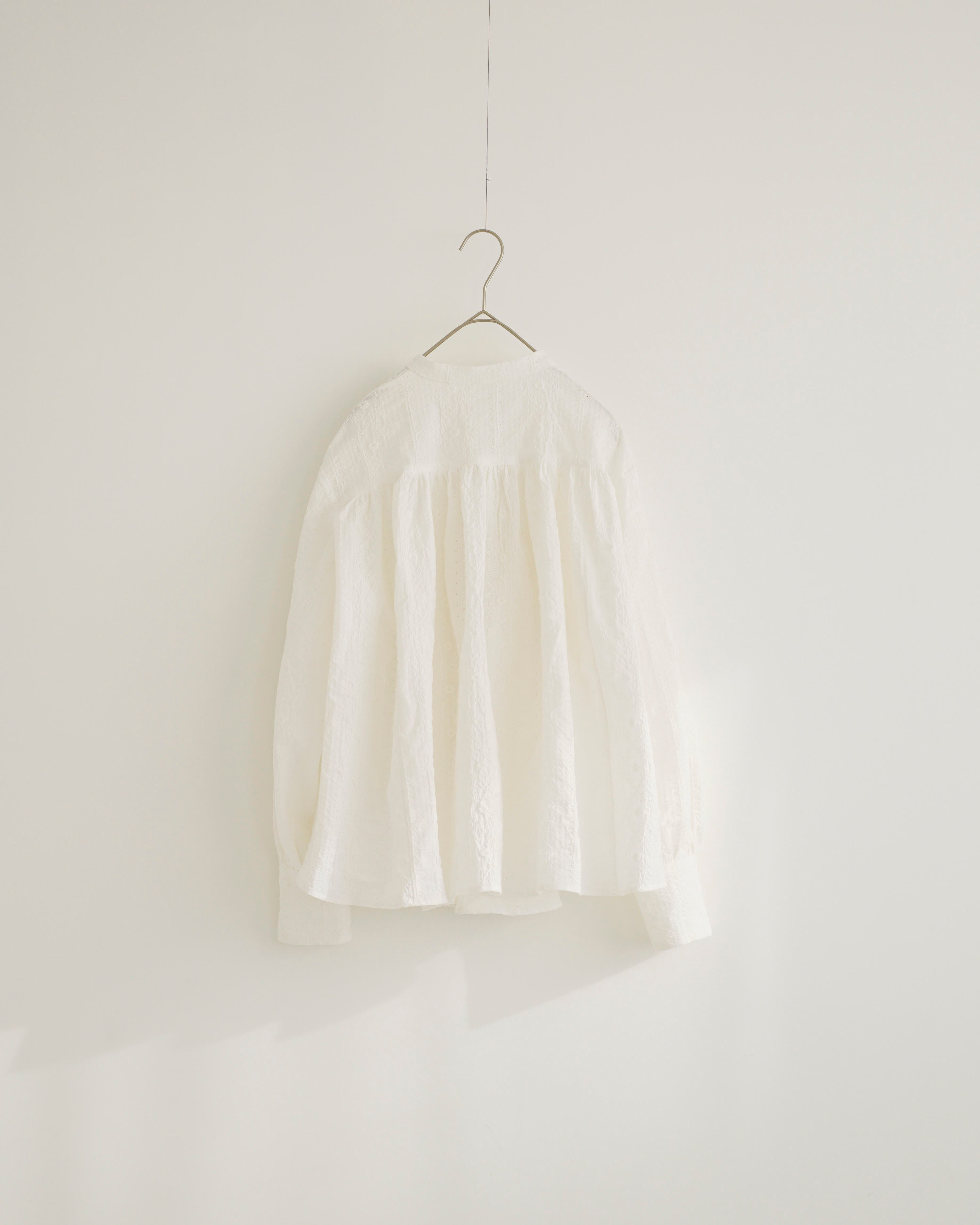 木陰 - Embroidered Blouse -