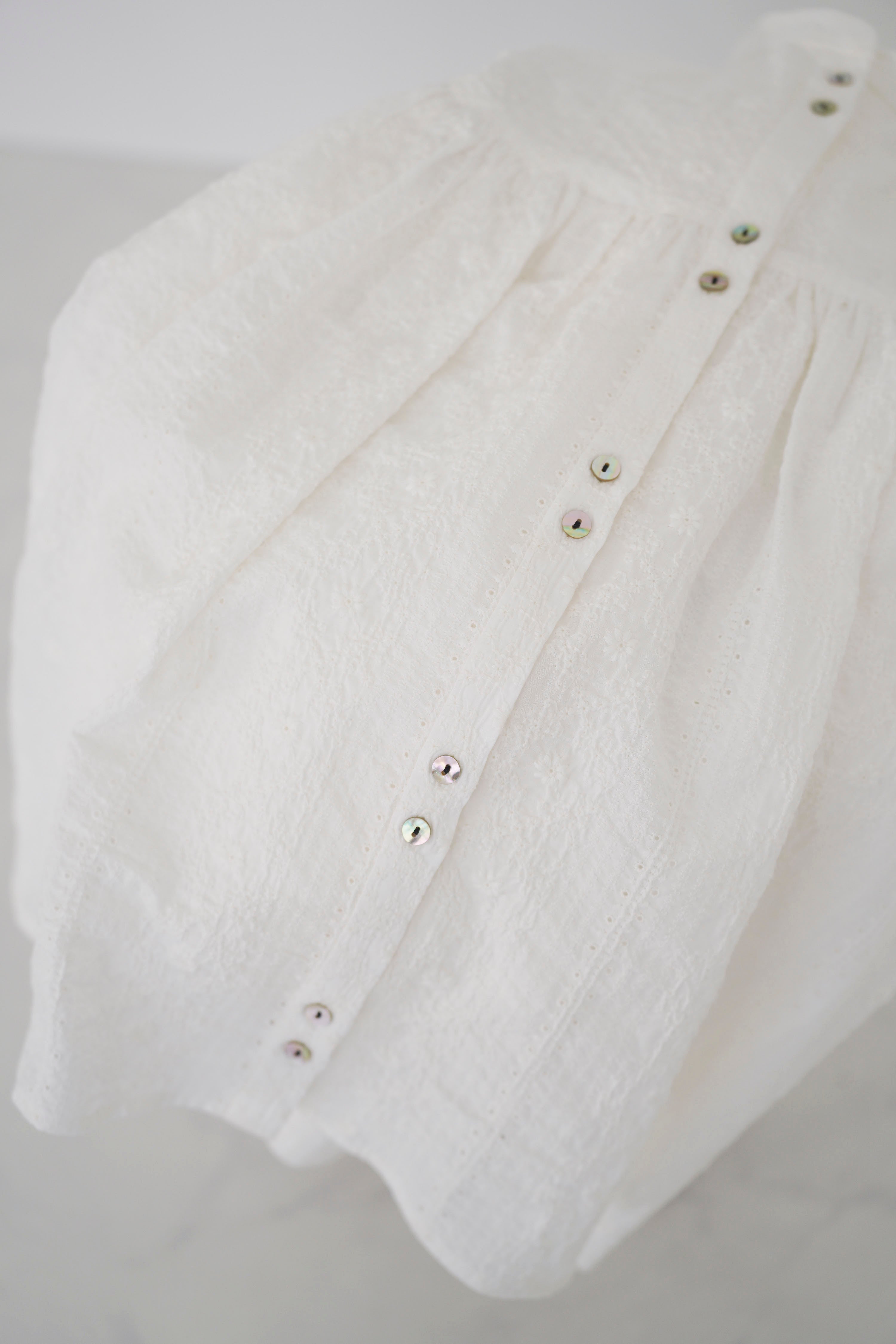 木陰 - Embroidered Blouse -