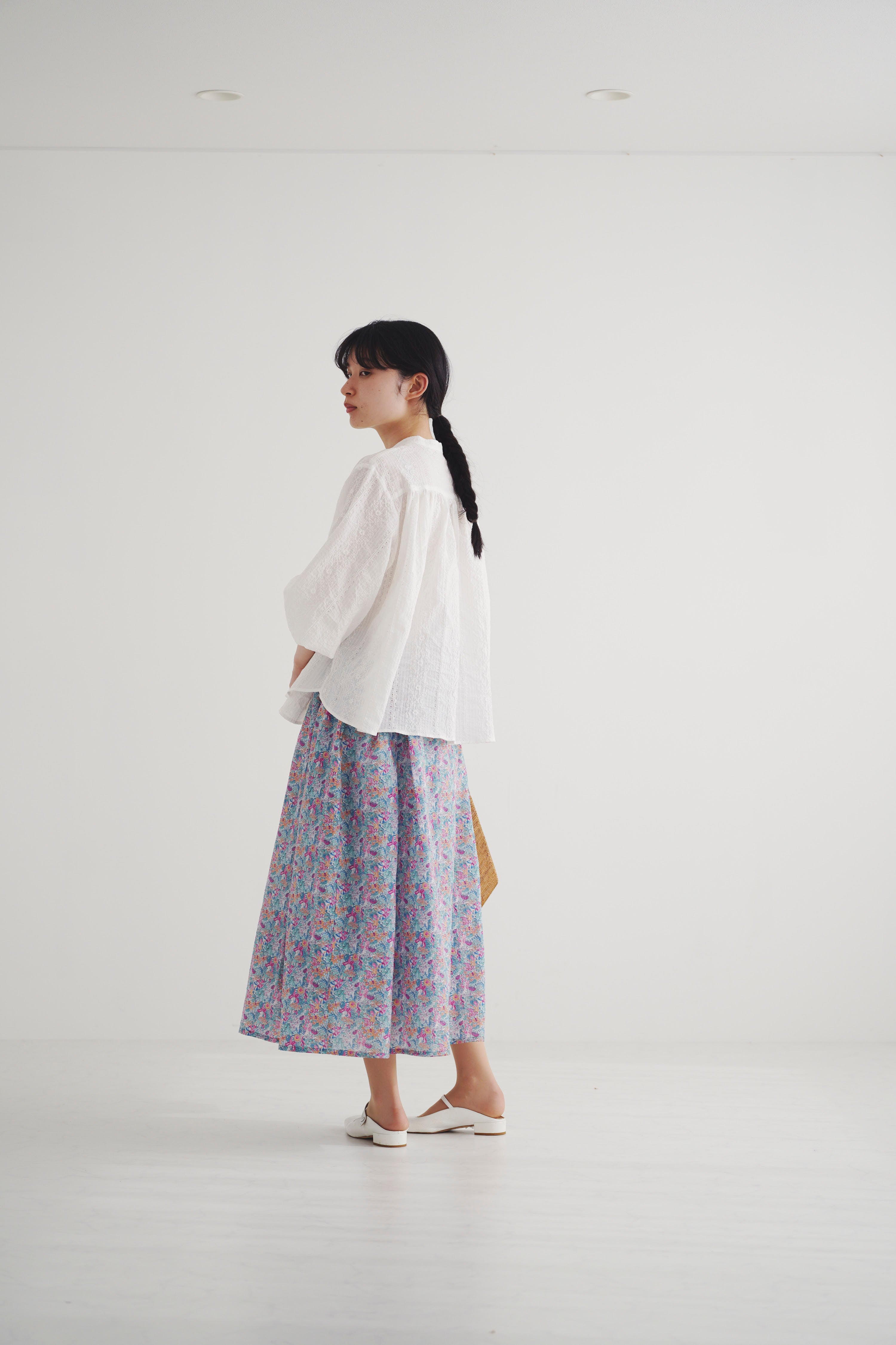 木陰 - Embroidered Blouse -