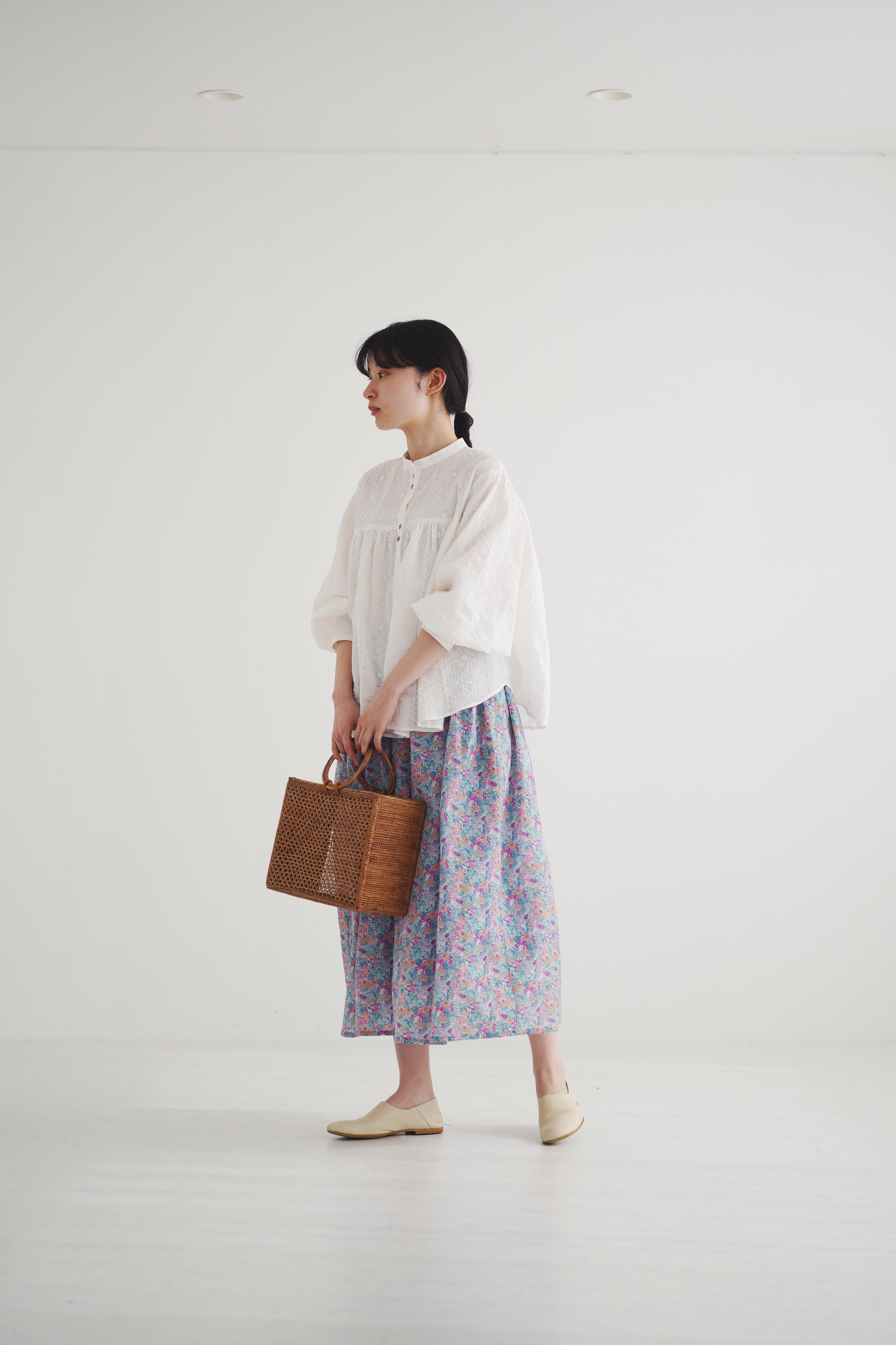 木陰 - Embroidered Blouse -