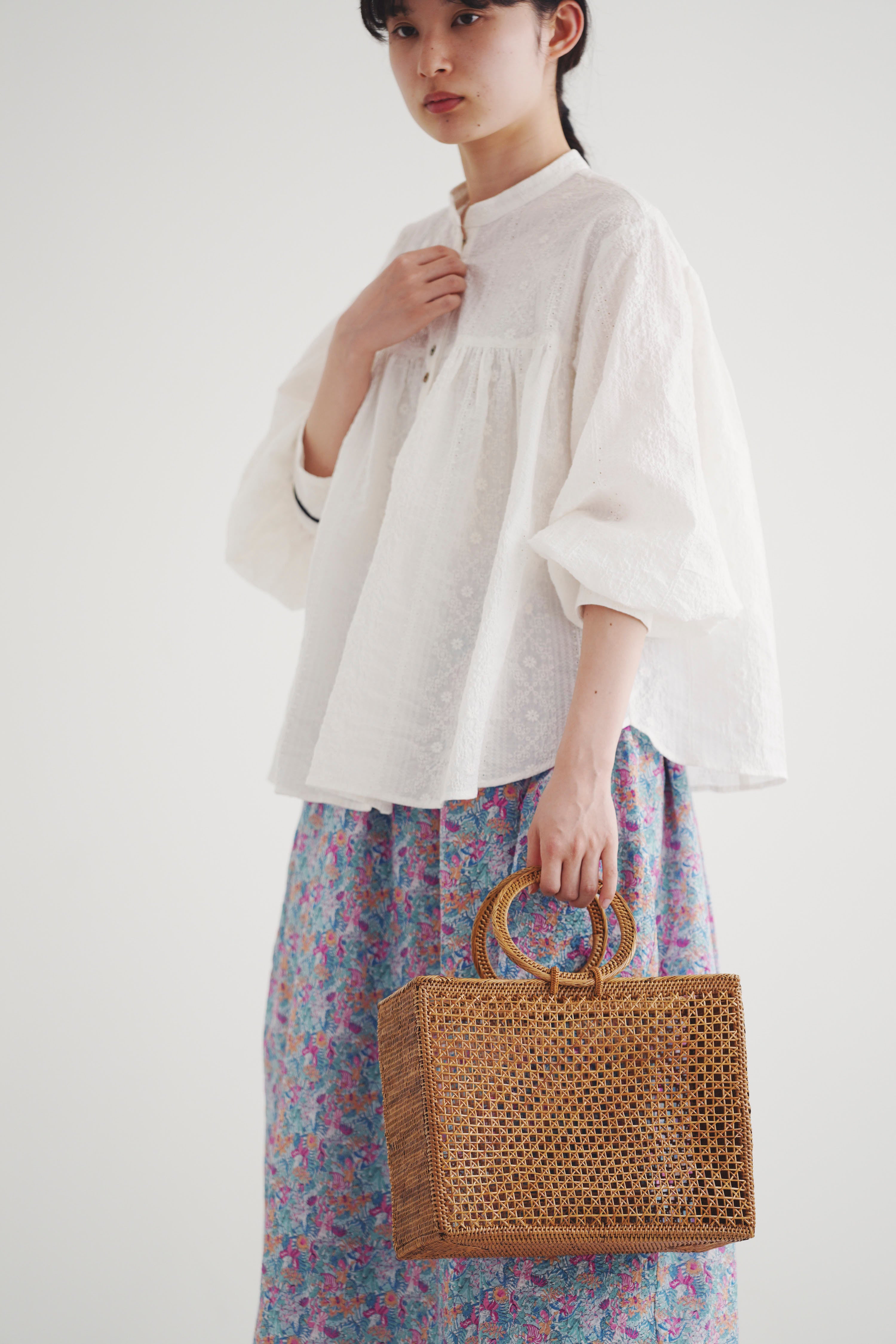 木陰 - Embroidered Blouse -