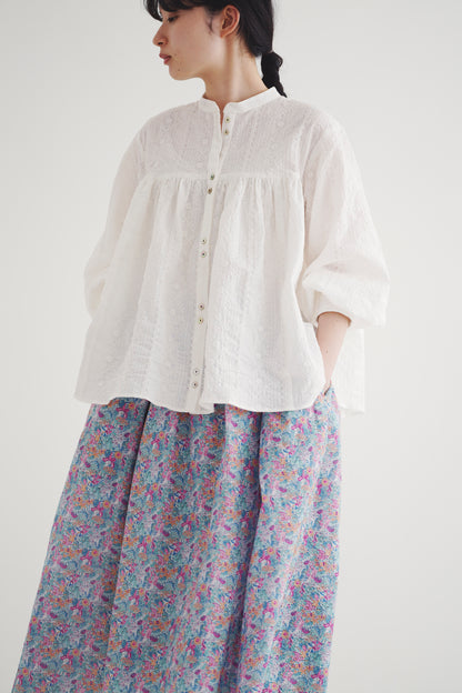 自宅洗濯可/日よけ総刺繍ブラウス【木陰】