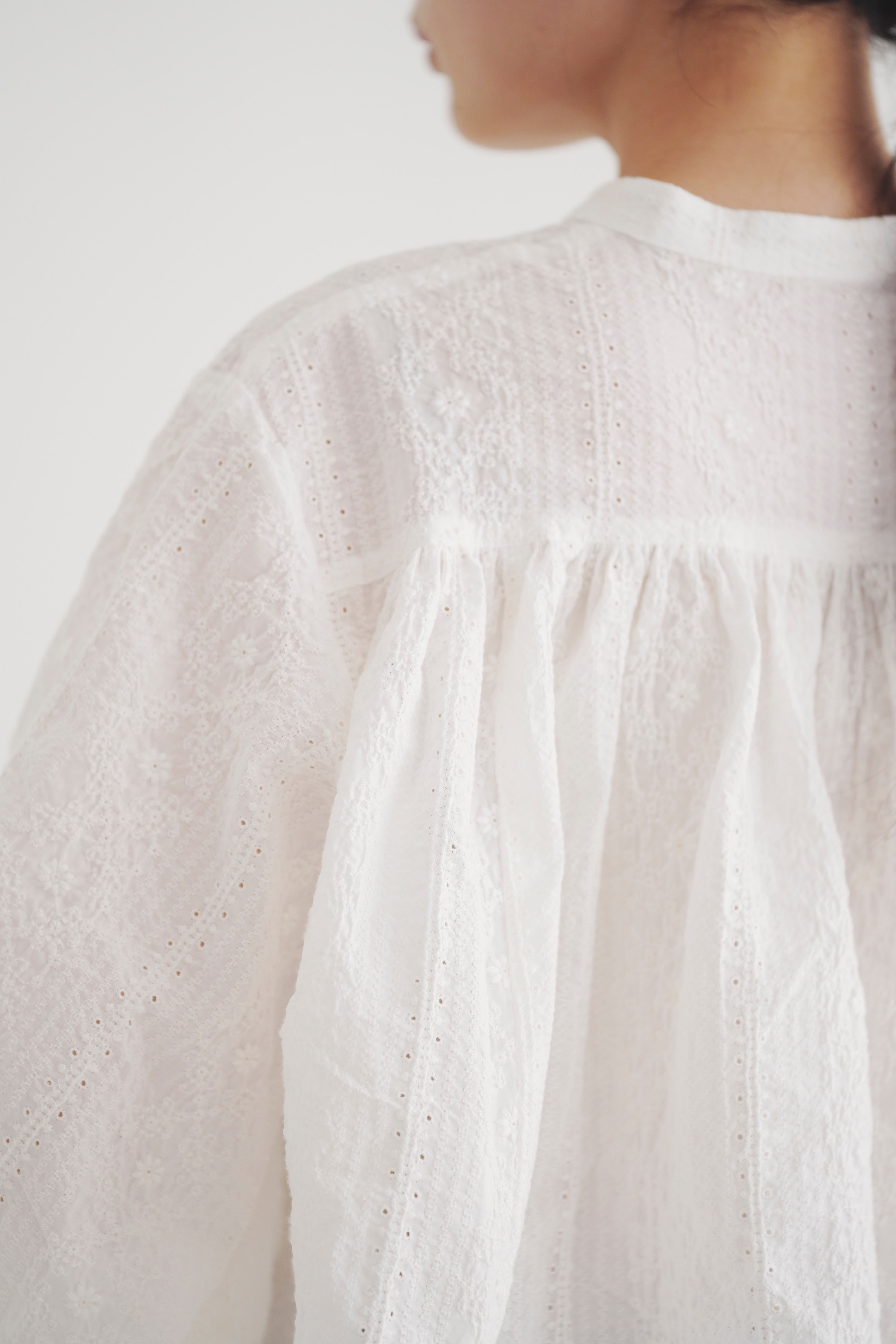 木陰 - Embroidered Blouse -