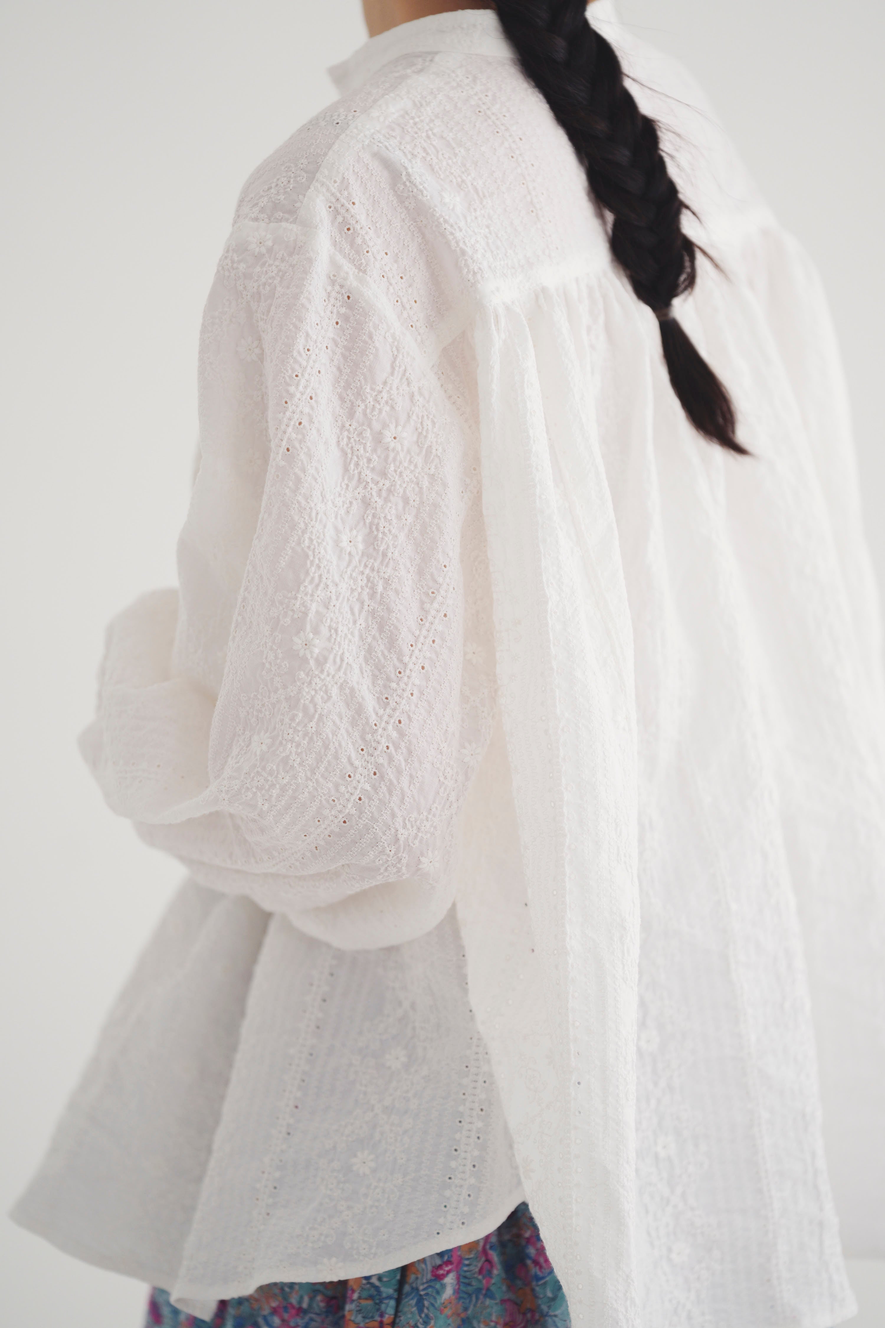 木陰 - Embroidered Blouse -