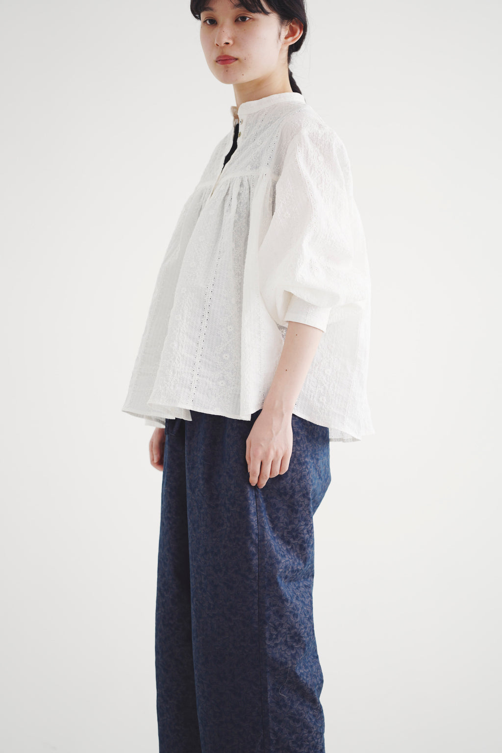木陰 - Embroidered Blouse -