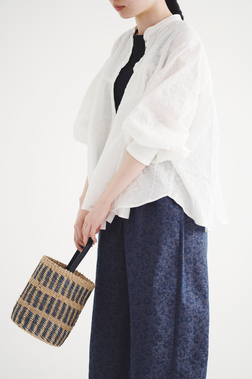木陰 - Embroidered Blouse -