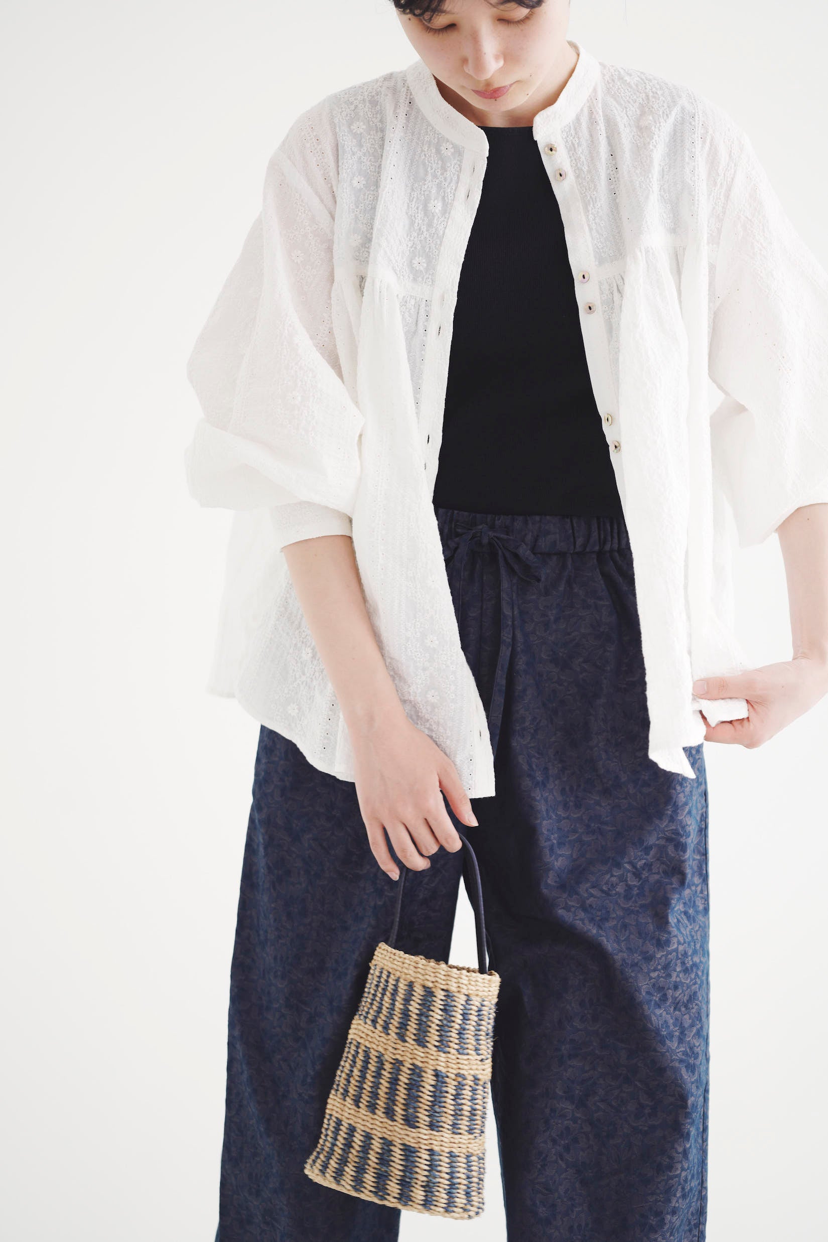 木陰 - Embroidered Blouse -