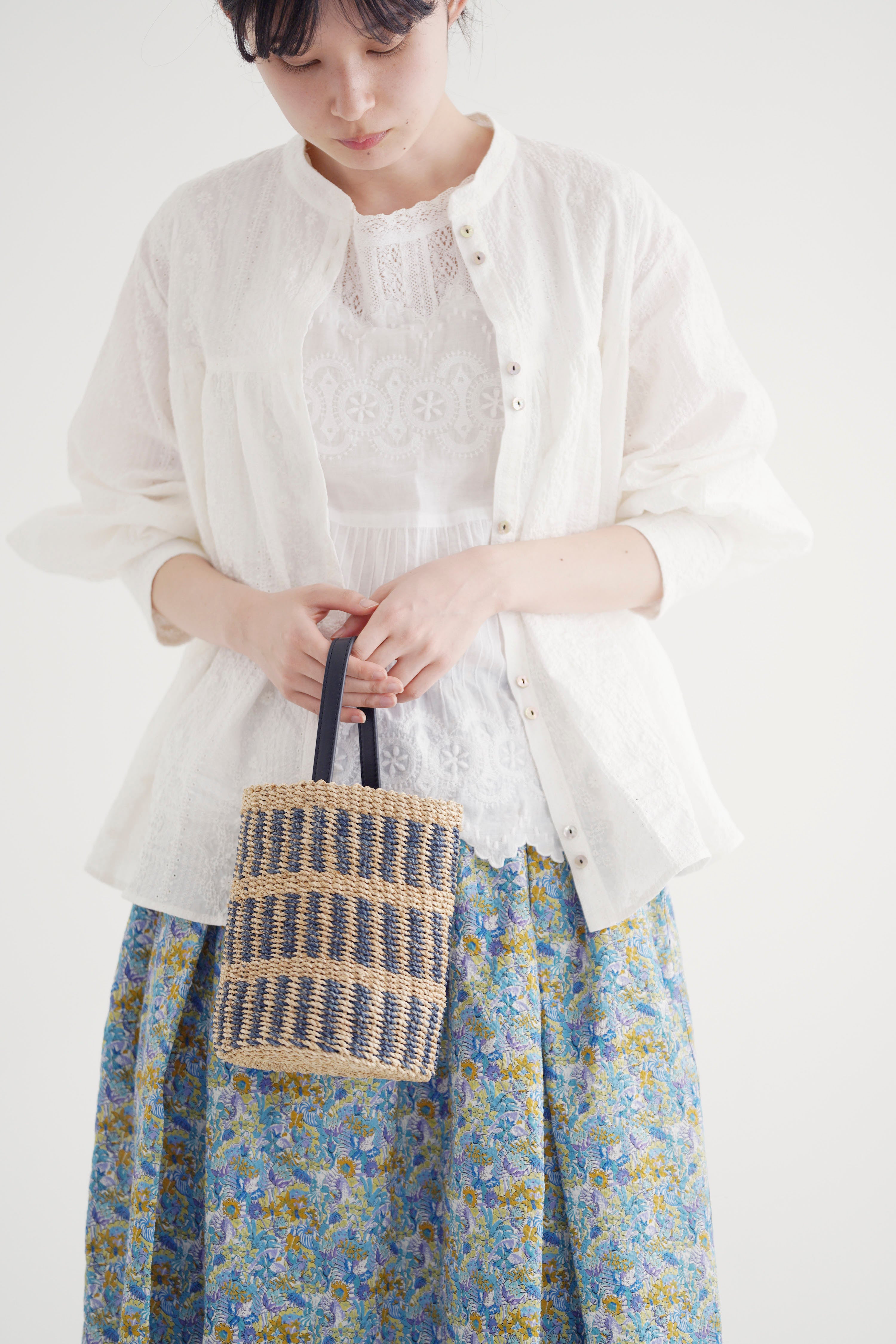木陰 - Embroidered Blouse -