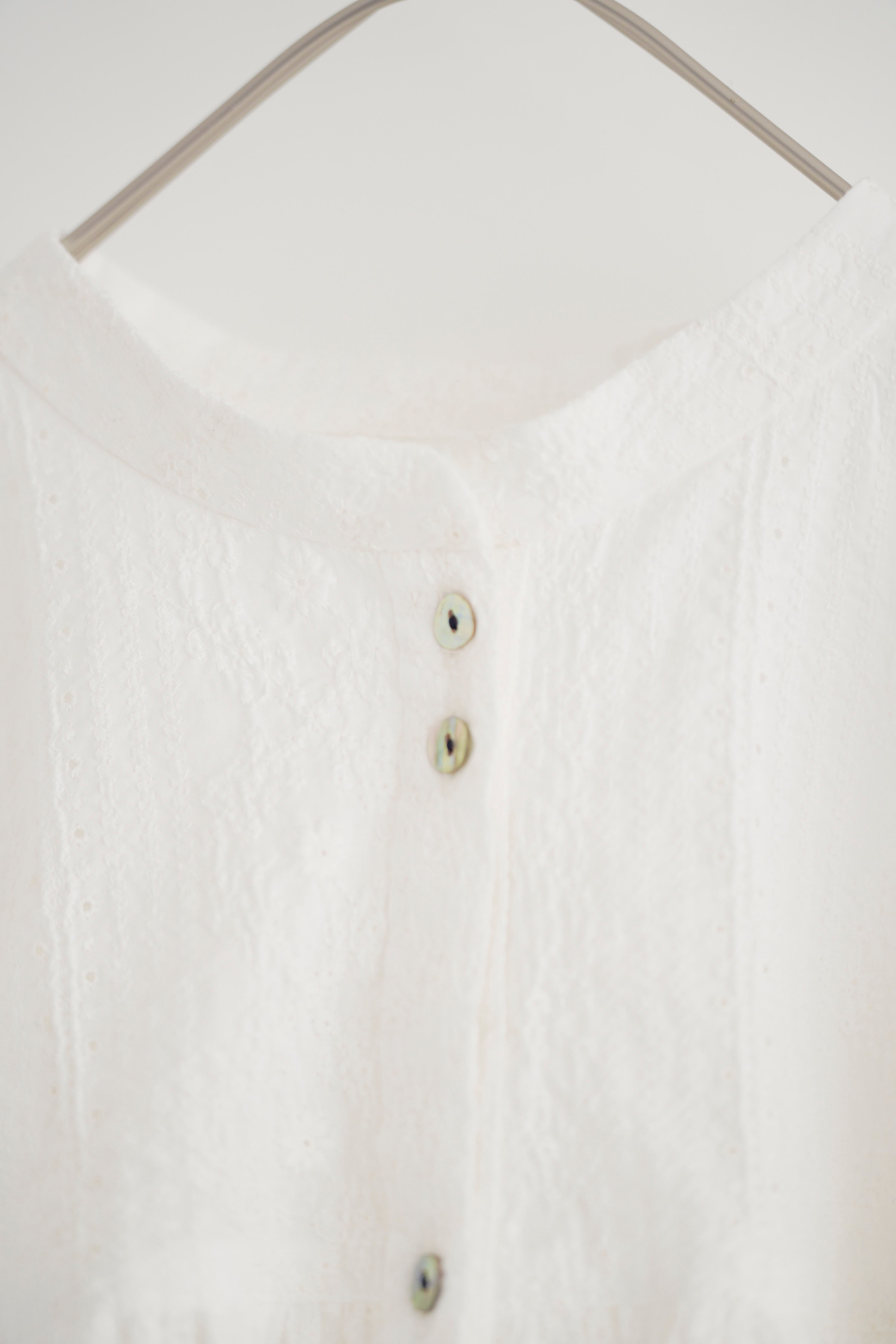 木陰 - Embroidered Blouse -