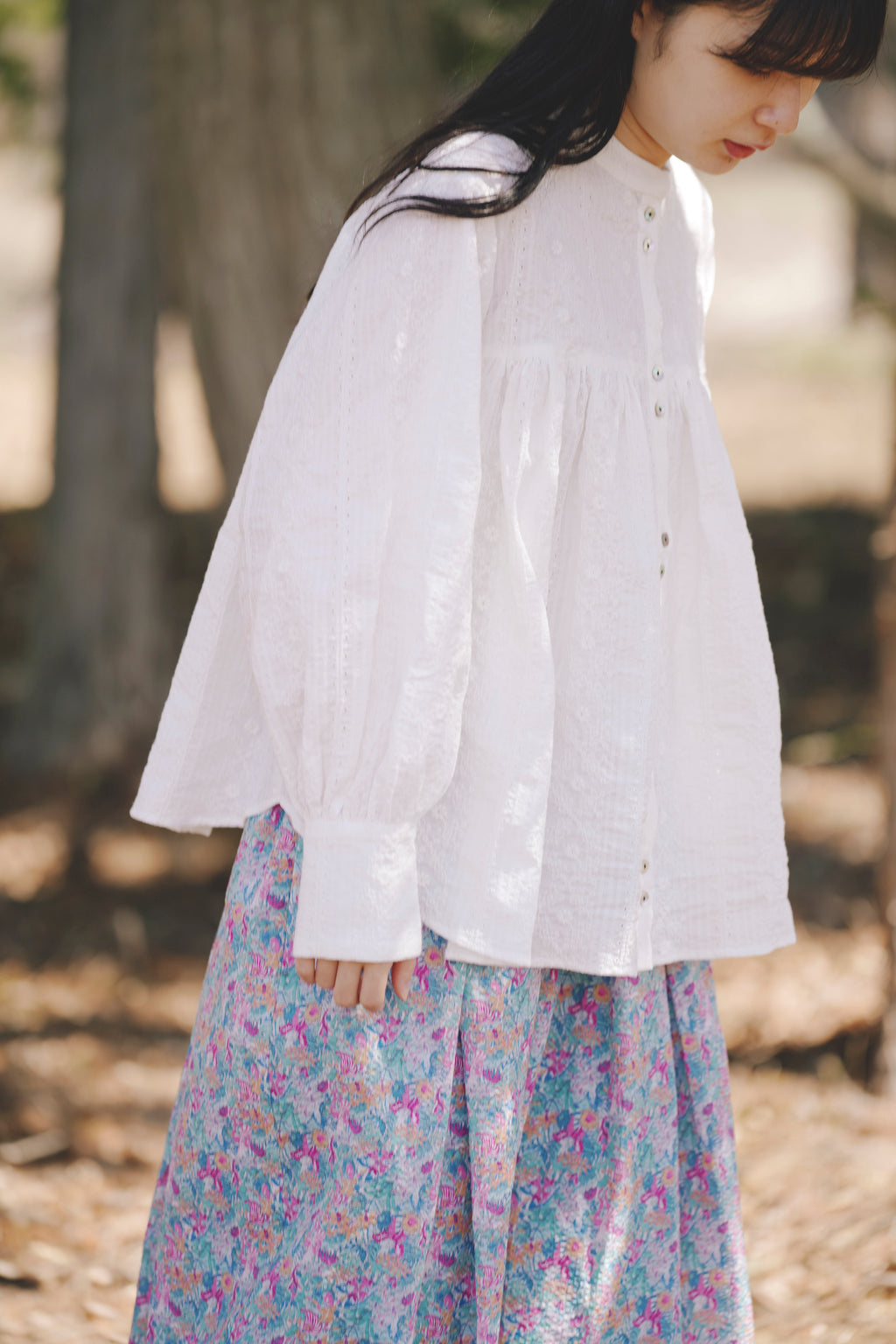 木陰 - Embroidered Blouse -
