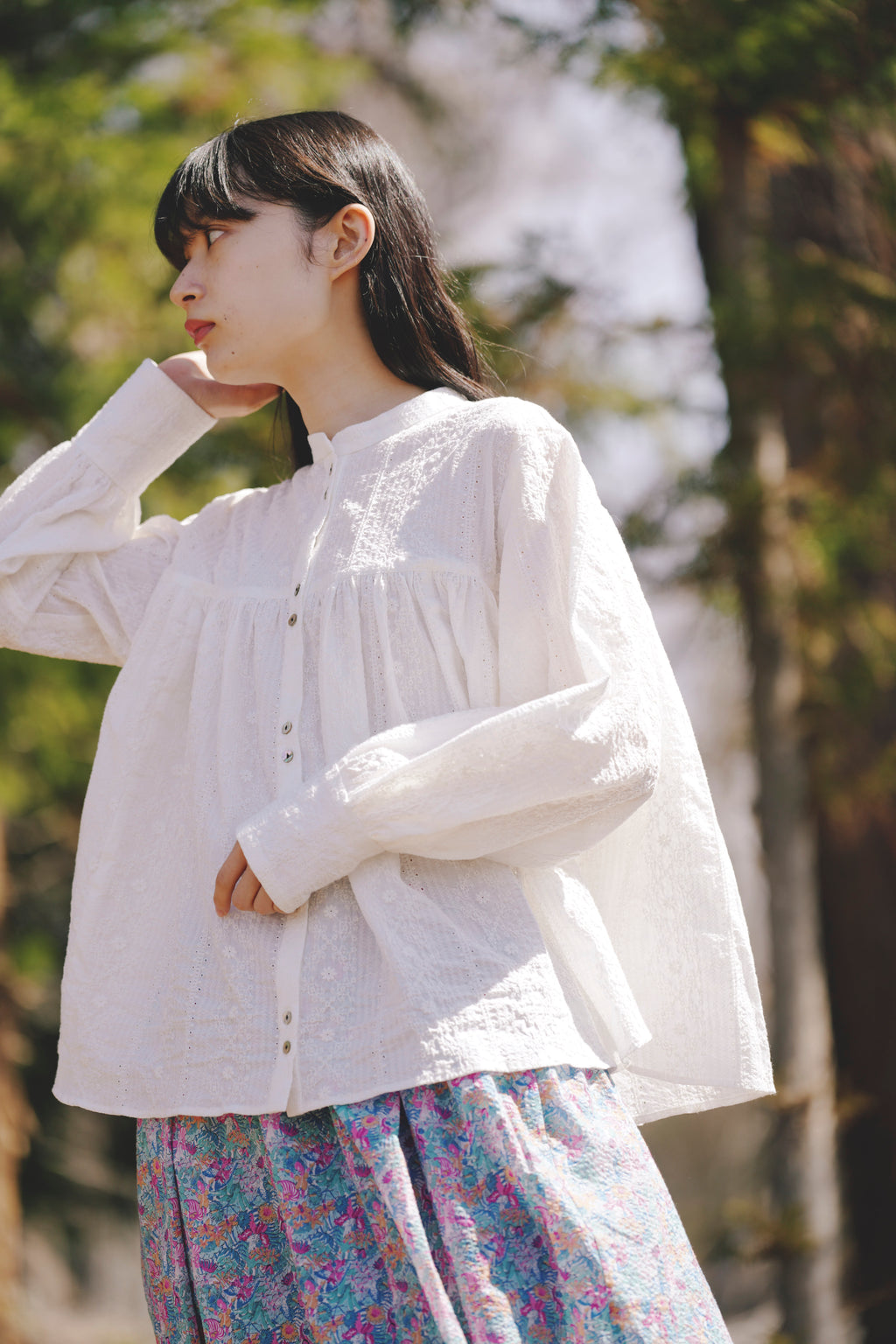木陰 - Embroidered Blouse -