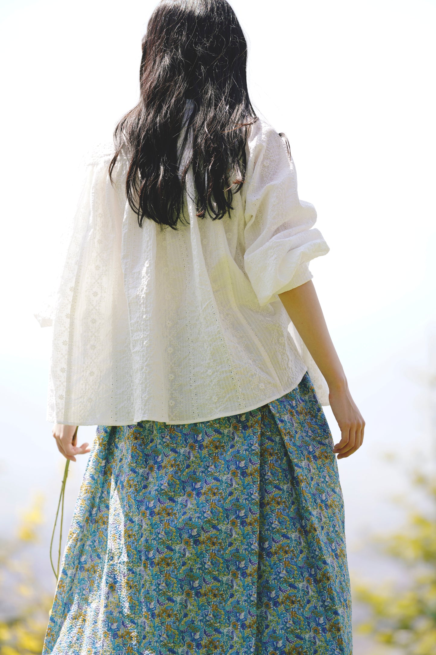 自宅洗濯可/日よけ総刺繍ブラウス【木陰】