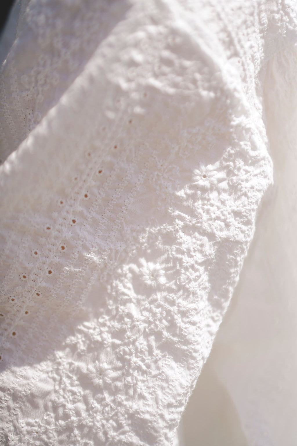 木陰 - Embroidered Blouse -