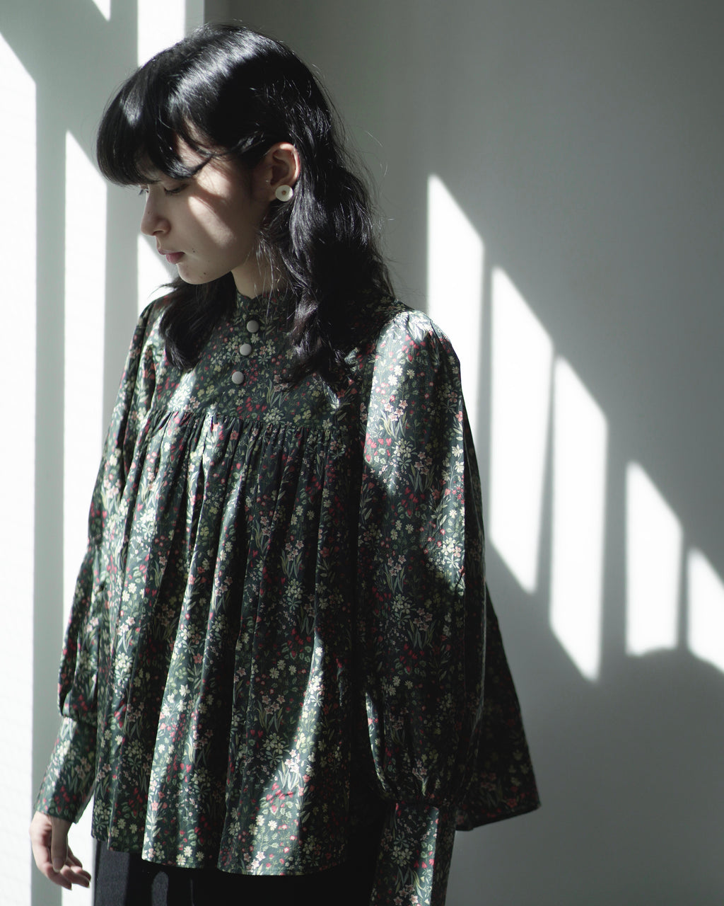 花結び - Cotton Floral Blouse -