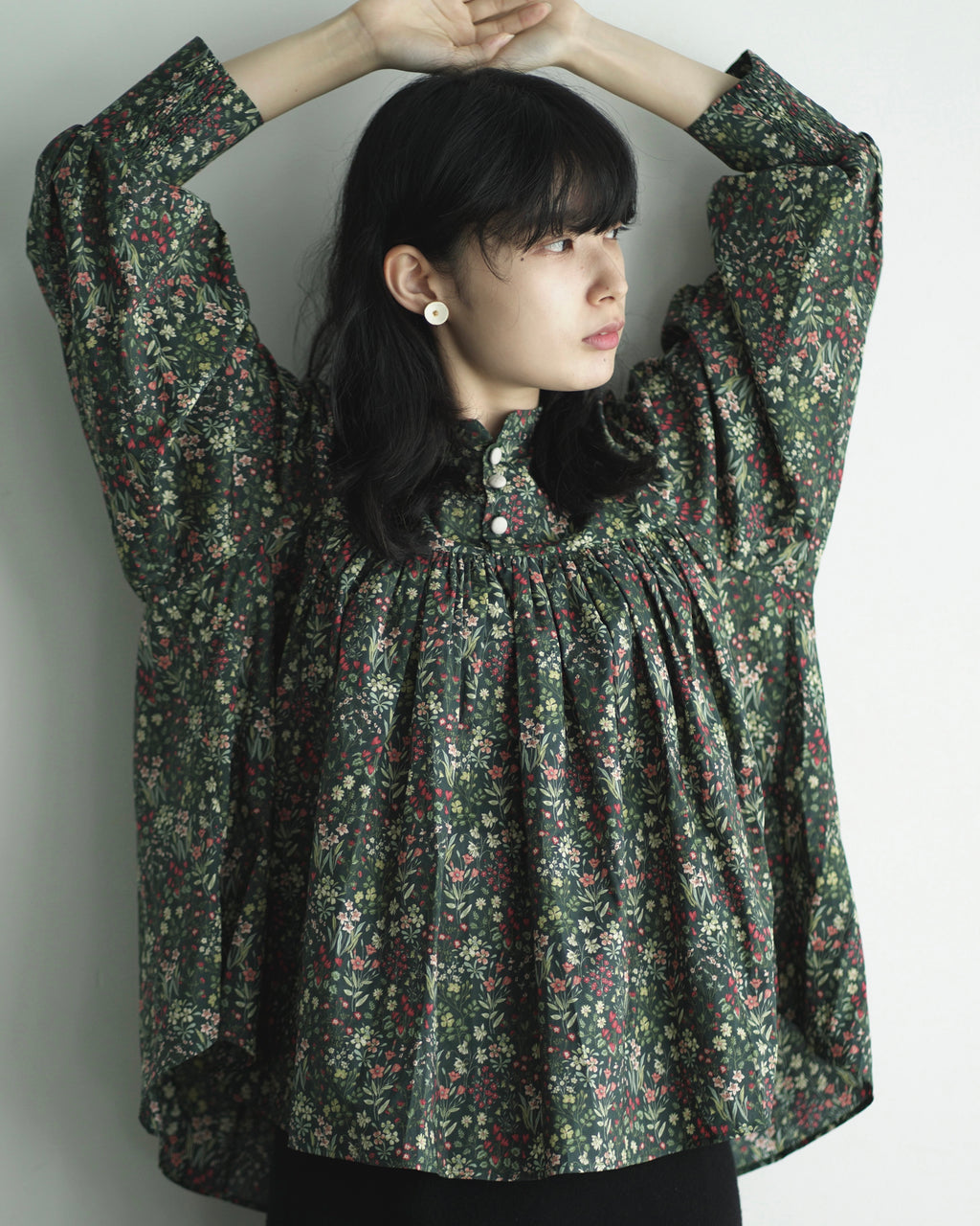 花結び - Cotton Floral Blouse -