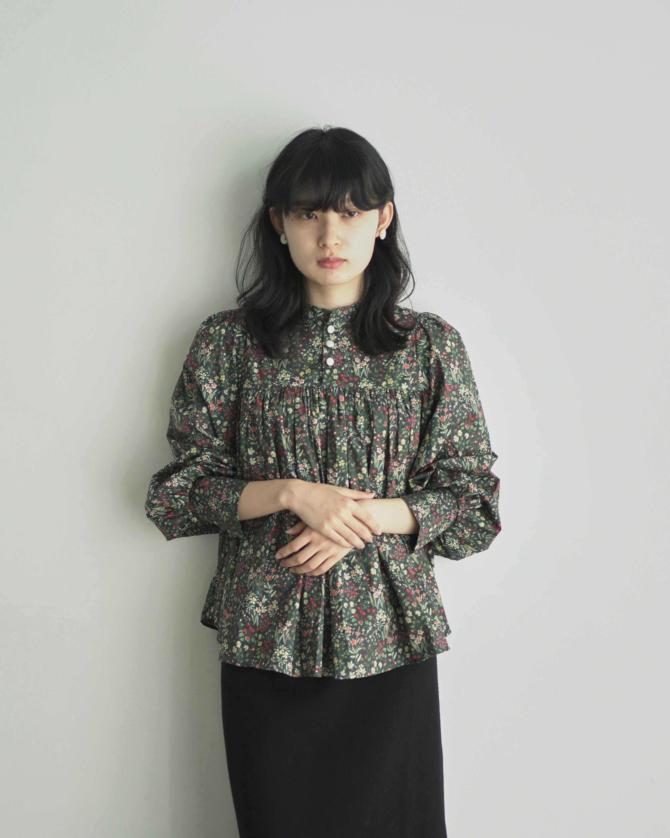 花結び - Cotton Floral Blouse -