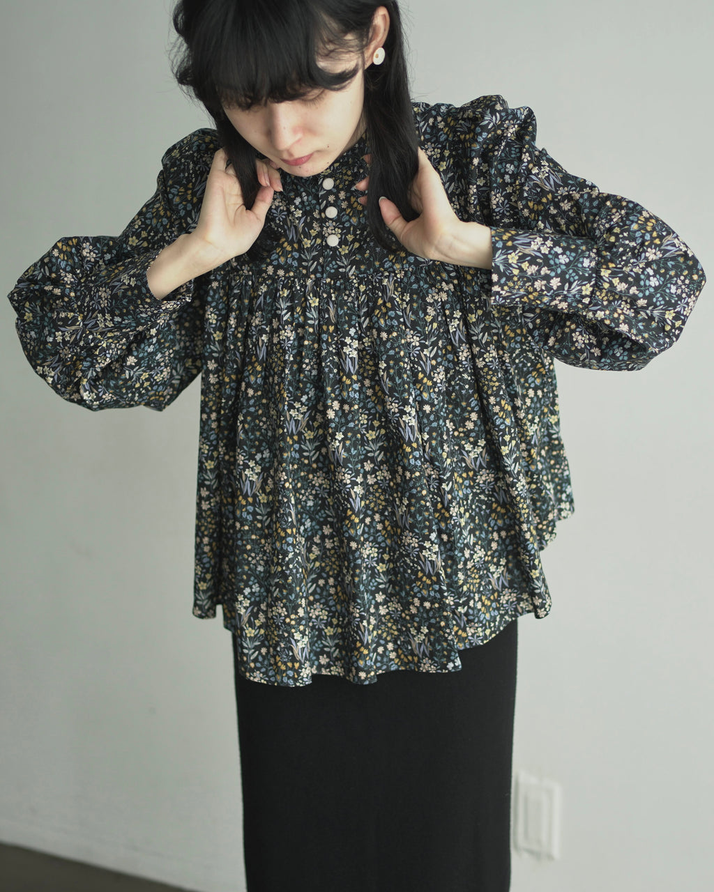 花結び - Cotton Floral Blouse -