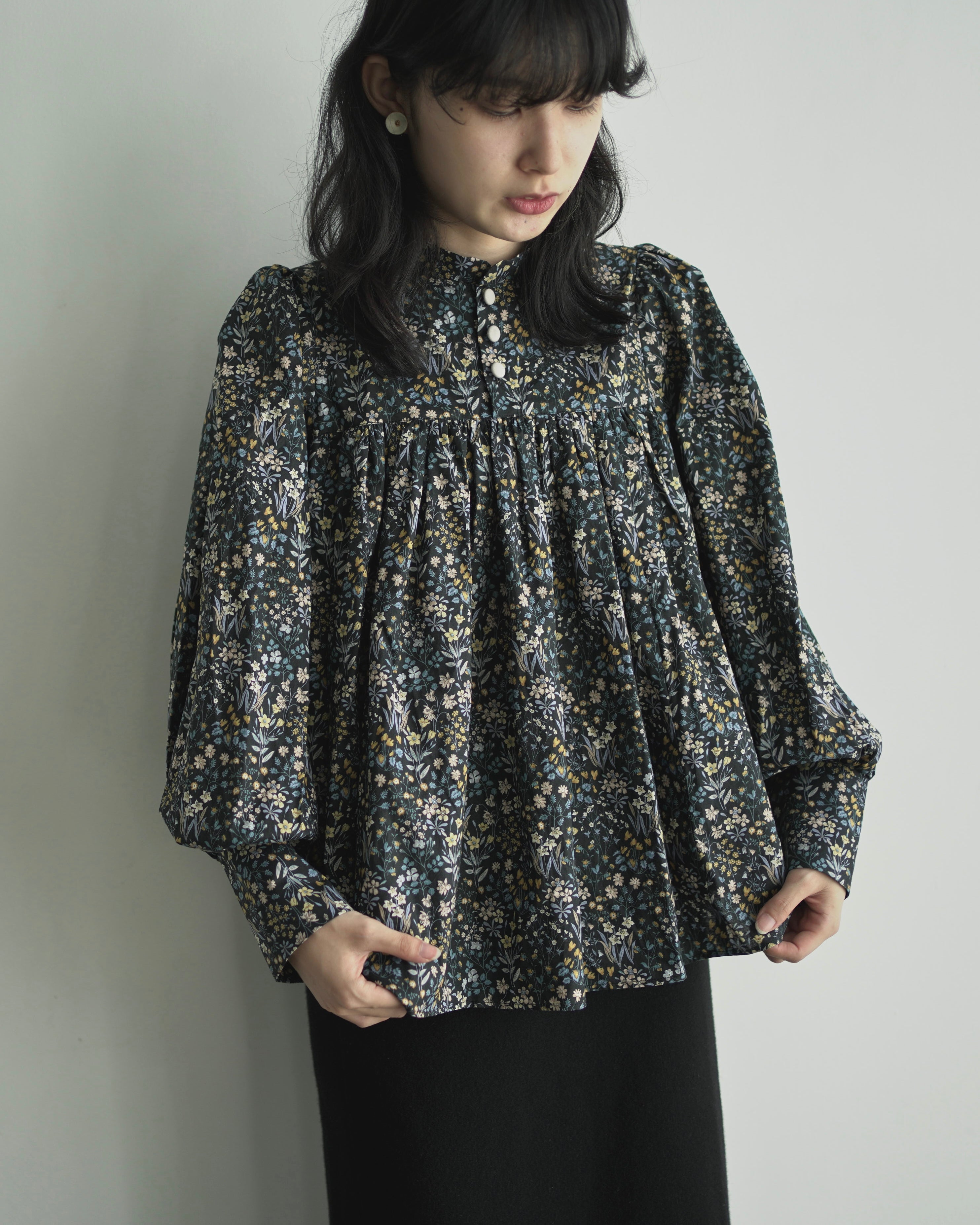 花結び - Cotton Floral Blouse -