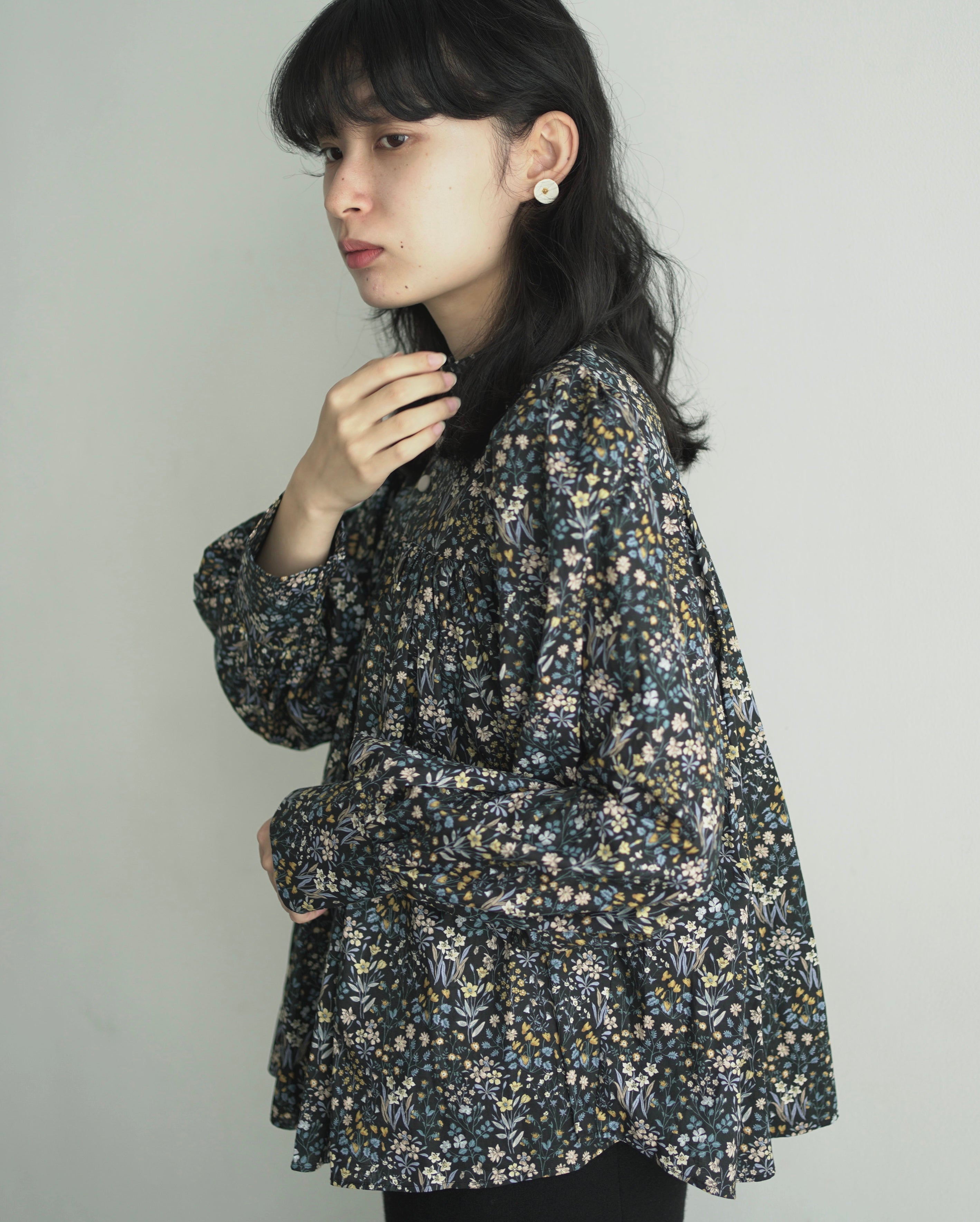 花結び - Cotton Floral Blouse -