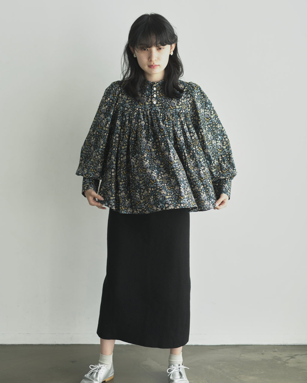 花結び - Cotton Floral Blouse -