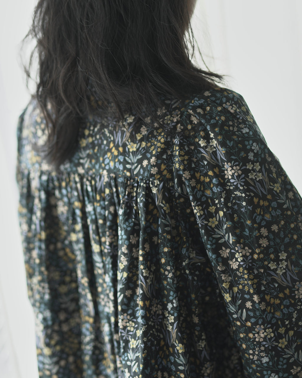 花結び - Cotton Floral Blouse -