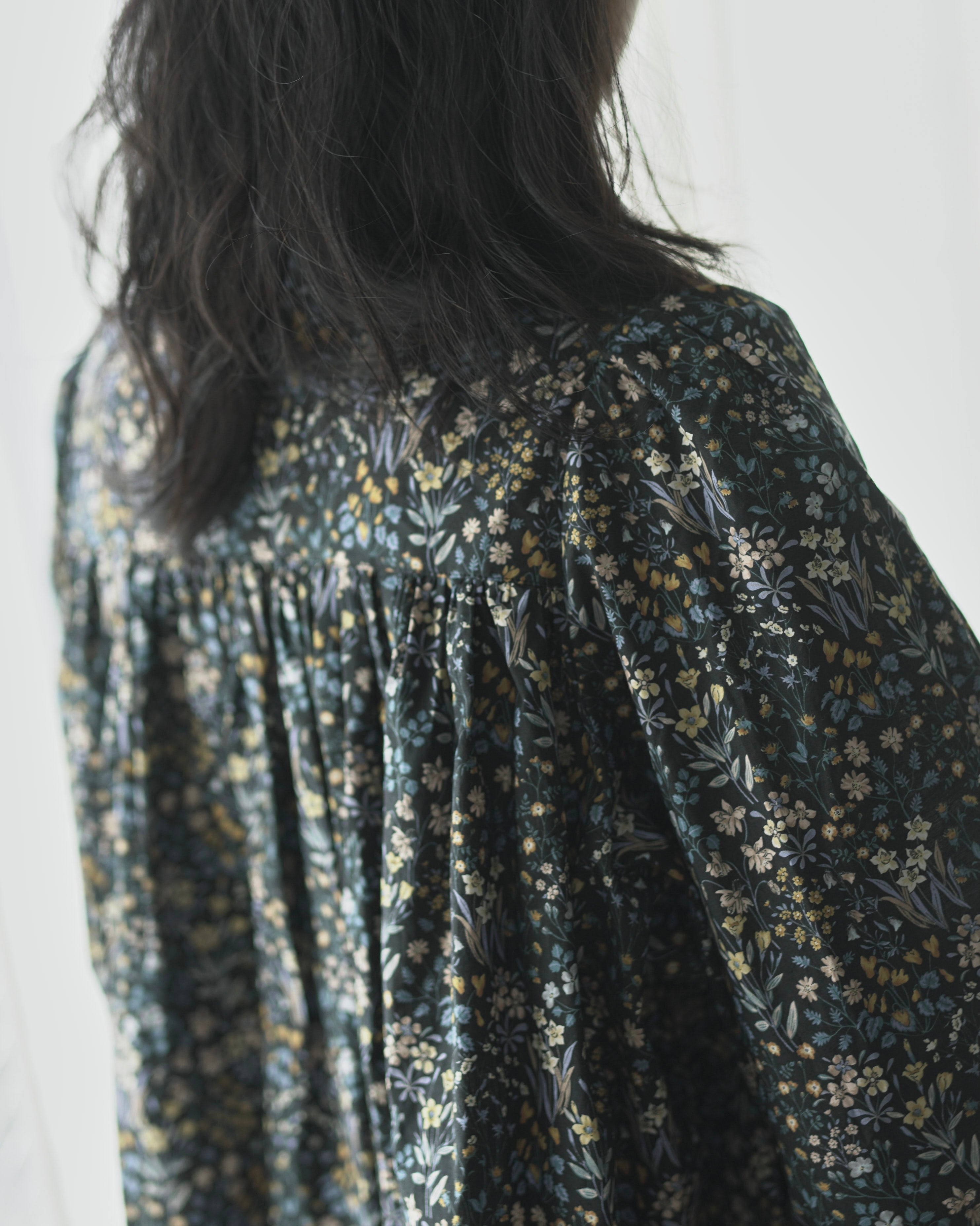 花結び - Cotton Floral Blouse -