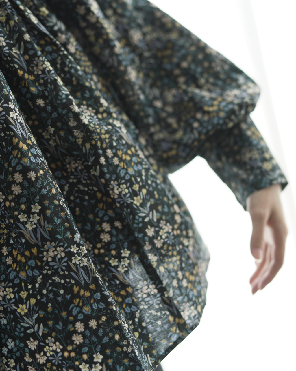 花結び - Cotton Floral Blouse -
