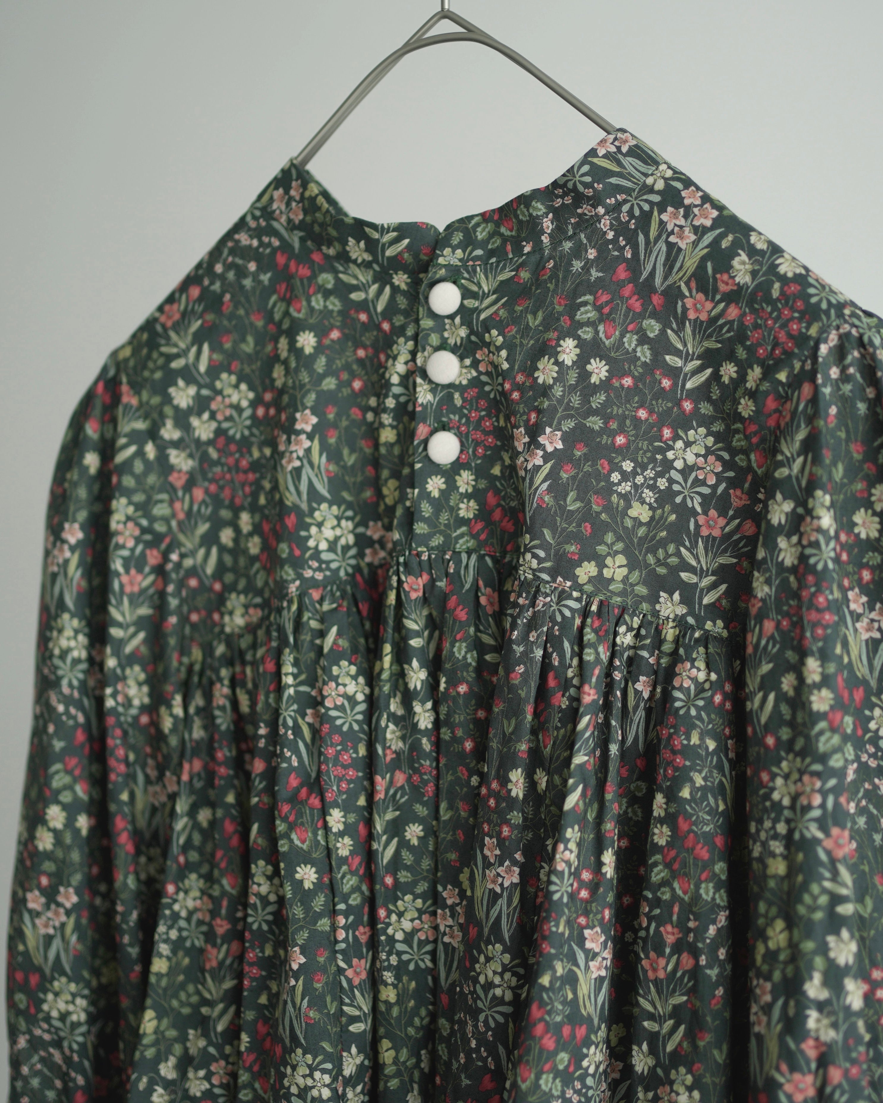 花結び - Cotton Floral Blouse -