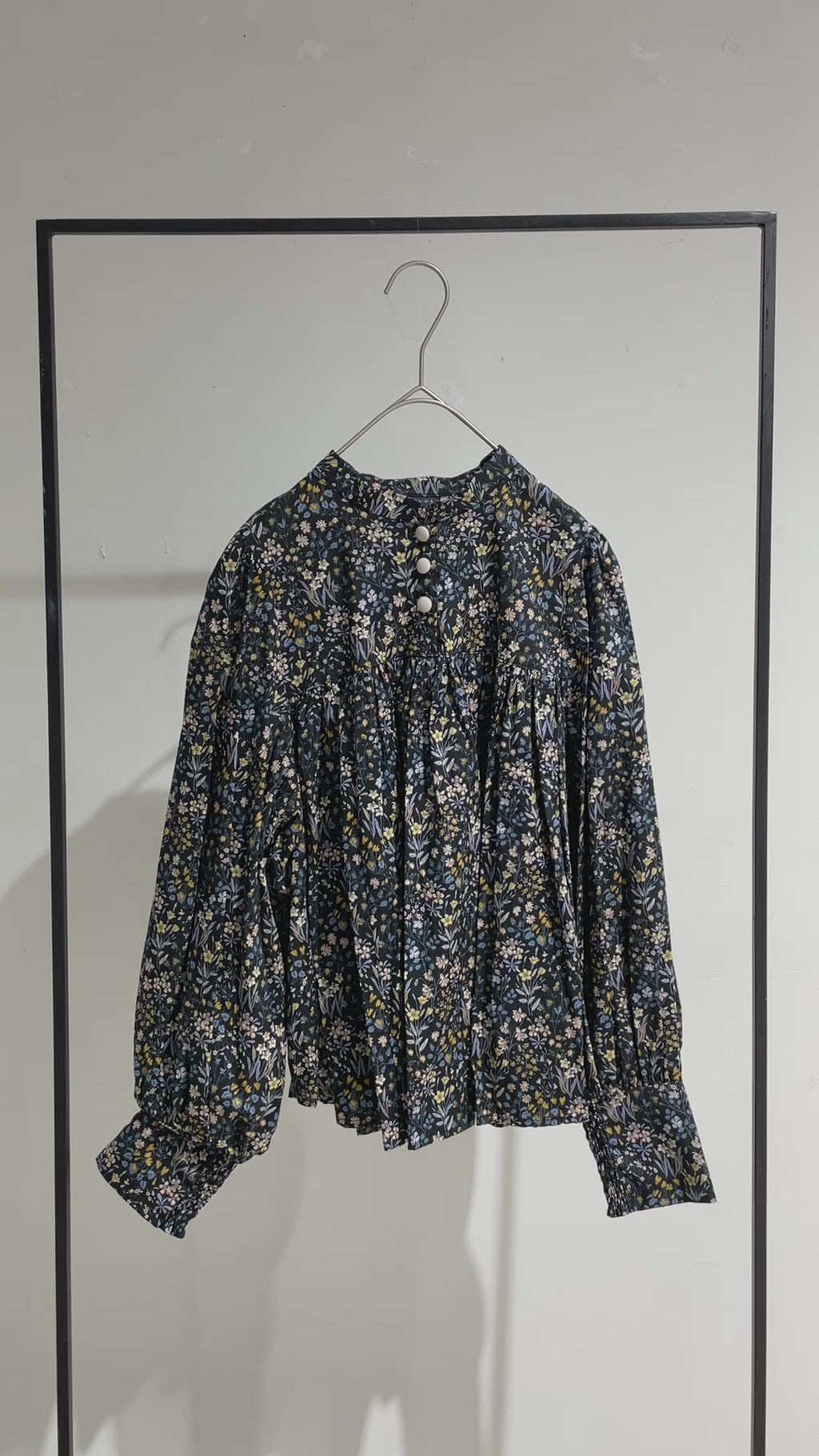 花結び - Cotton Floral Blouse -