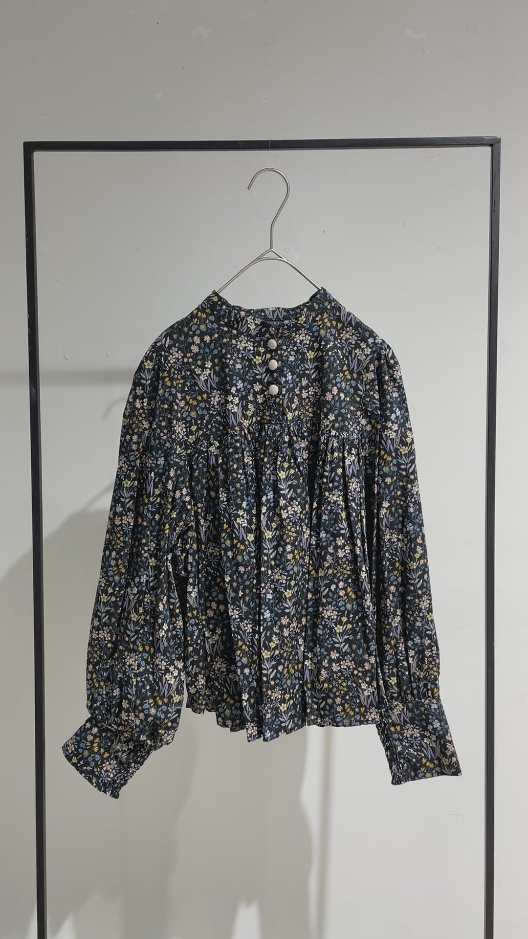 花結び - Cotton Floral Blouse -