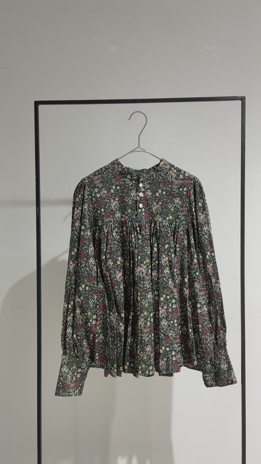 花結び - Cotton Floral Blouse -