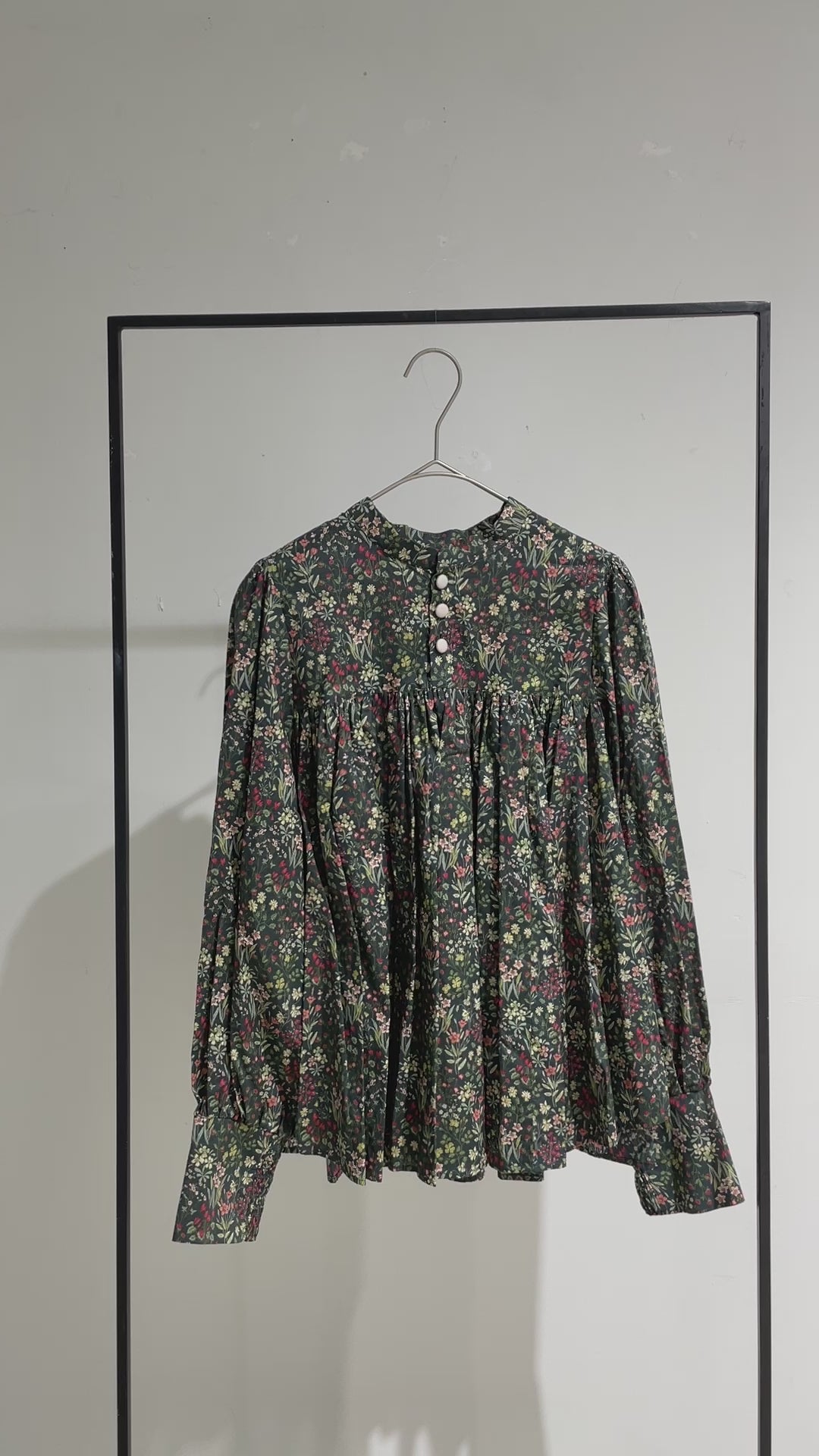 花結び - Cotton Floral Blouse -